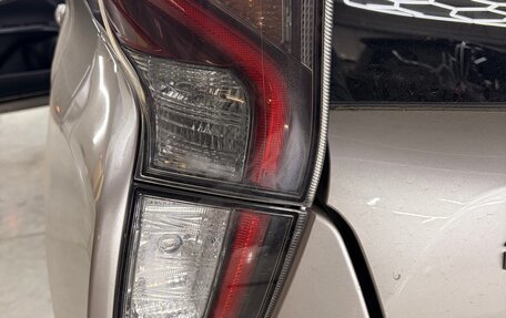 Toyota Prius IV XW50, 2016 год, 1 790 000 рублей, 12 фотография