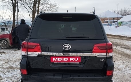 Toyota Land Cruiser 200, 2017 год, 5 400 000 рублей, 6 фотография