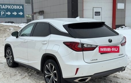 Lexus RX IV рестайлинг, 2017 год, 3 400 000 рублей, 4 фотография