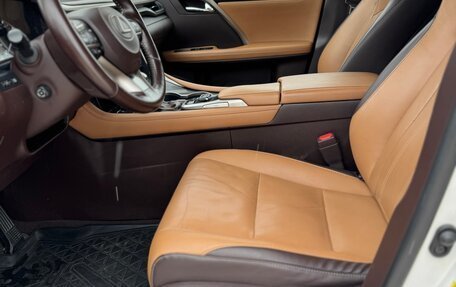 Lexus RX IV рестайлинг, 2017 год, 3 400 000 рублей, 17 фотография