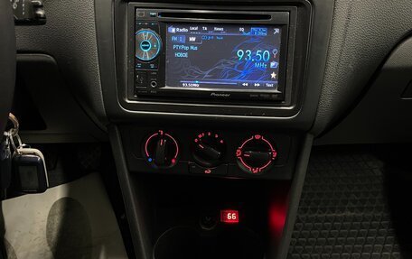 Volkswagen Polo VI (EU Market), 2011 год, 690 000 рублей, 14 фотография