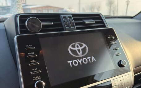 Toyota Land Cruiser Prado 150 рестайлинг 2, 2021 год, 9 100 000 рублей, 15 фотография