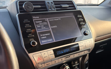 Toyota Land Cruiser Prado 150 рестайлинг 2, 2021 год, 9 100 000 рублей, 16 фотография