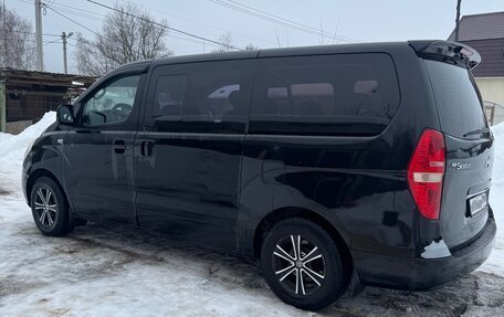 Hyundai Grand Starex Grand Starex I рестайлинг 2, 2010 год, 1 300 000 рублей, 3 фотография