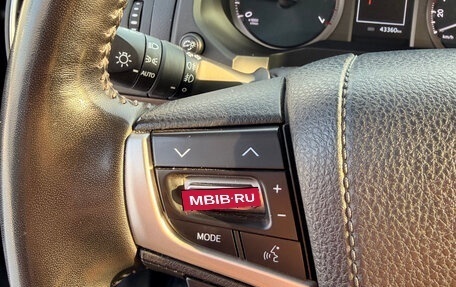 Toyota Land Cruiser Prado 150 рестайлинг 2, 2021 год, 9 100 000 рублей, 20 фотография