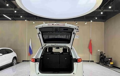 Honda Vezel, 2023 год, 2 083 000 рублей, 10 фотография