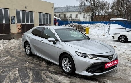 Toyota Camry, 2018 год, 2 550 000 рублей, 4 фотография
