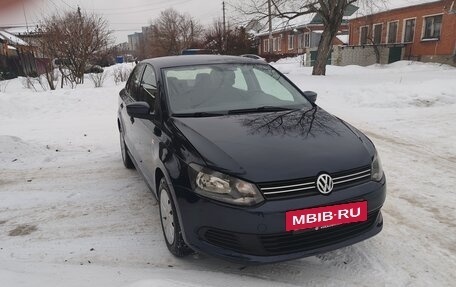 Volkswagen Polo VI (EU Market), 2011 год, 558 000 рублей, 2 фотография