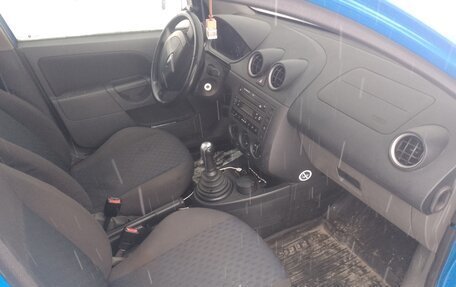 Ford Fiesta, 2003 год, 200 000 рублей, 3 фотография