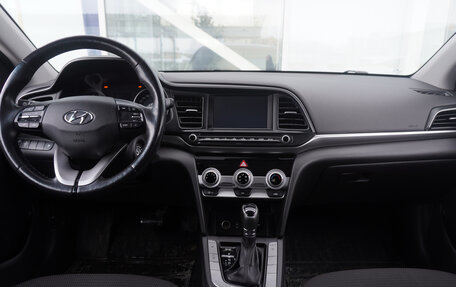 Hyundai Elantra VI рестайлинг, 2020 год, 1 866 000 рублей, 11 фотография