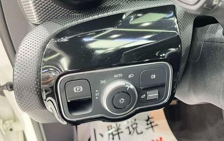 Mercedes-Benz A-Класс, 2023 год, 2 167 000 рублей, 10 фотография