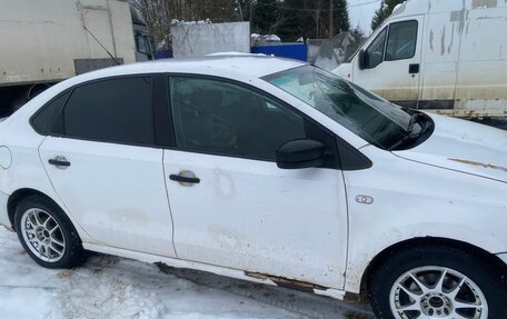 Volkswagen Polo VI (EU Market), 2016 год, 290 000 рублей, 2 фотография