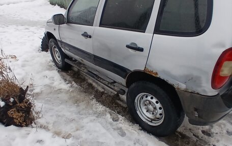 Chevrolet Niva I рестайлинг, 2004 год, 270 000 рублей, 5 фотография