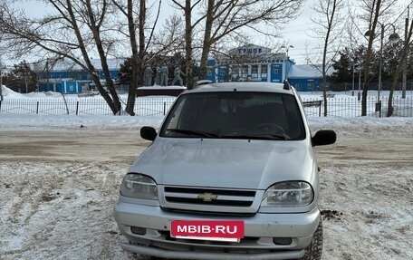 Chevrolet Niva I рестайлинг, 2008 год, 500 000 рублей, 3 фотография