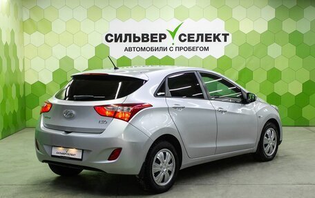 Hyundai i30 II рестайлинг, 2012 год, 800 000 рублей, 2 фотография
