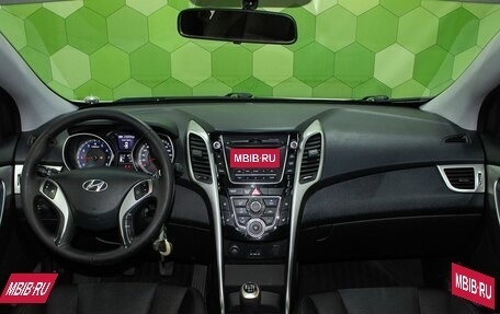 Hyundai i30 II рестайлинг, 2012 год, 800 000 рублей, 13 фотография