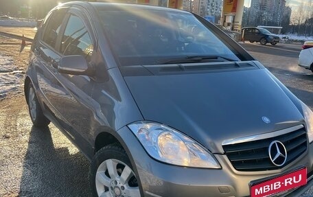 Mercedes-Benz A-Класс, 2011 год, 890 000 рублей, 1 фотография