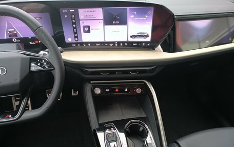 Audi Q5, 2025 год, 7 000 000 рублей, 30 фотография