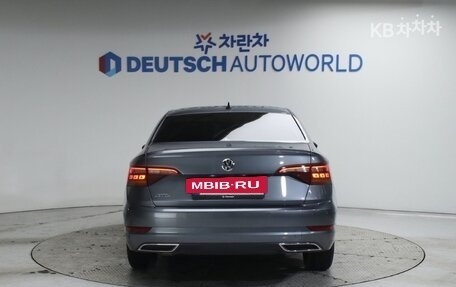 Volkswagen Jetta VII, 2021 год, 1 830 000 рублей, 4 фотография