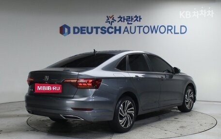 Volkswagen Jetta VII, 2021 год, 1 830 000 рублей, 2 фотография