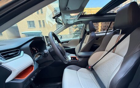 Toyota RAV4, 2022 год, 4 200 000 рублей, 6 фотография