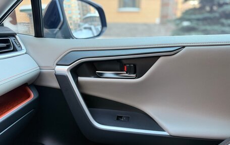 Toyota RAV4, 2022 год, 4 200 000 рублей, 27 фотография