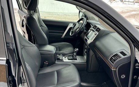 Toyota Land Cruiser Prado 150 рестайлинг 2, 2017 год, 5 200 000 рублей, 8 фотография