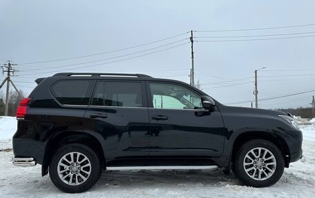 Toyota Land Cruiser Prado 150 рестайлинг 2, 2017 год, 5 200 000 рублей, 3 фотография
