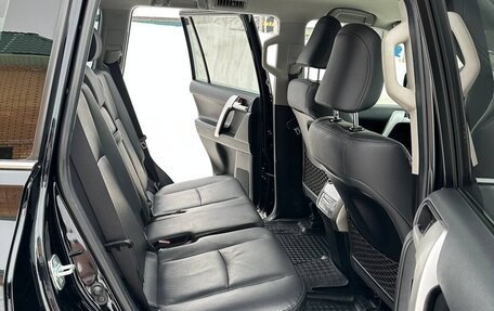 Toyota Land Cruiser Prado 150 рестайлинг 2, 2017 год, 5 200 000 рублей, 6 фотография