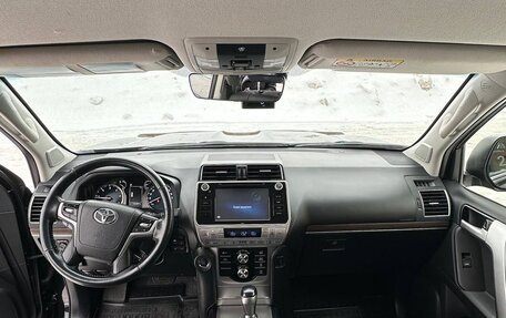 Toyota Land Cruiser Prado 150 рестайлинг 2, 2017 год, 5 200 000 рублей, 13 фотография