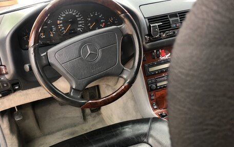 Mercedes-Benz S-Класс, 1996 год, 2 800 000 рублей, 9 фотография