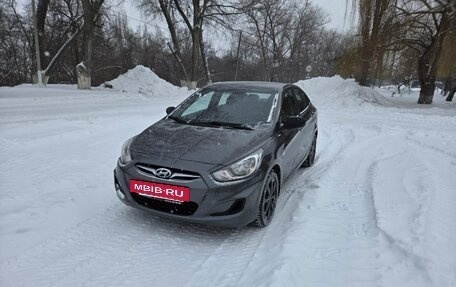 Hyundai Solaris II рестайлинг, 2013 год, 6 фотография