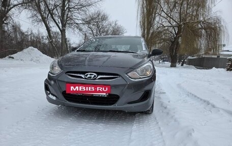 Hyundai Solaris II рестайлинг, 2013 год, 3 фотография
