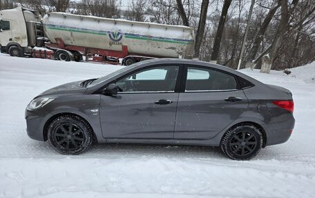 Hyundai Solaris II рестайлинг, 2013 год, 7 фотография