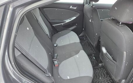 Hyundai Solaris II рестайлинг, 2013 год, 22 фотография