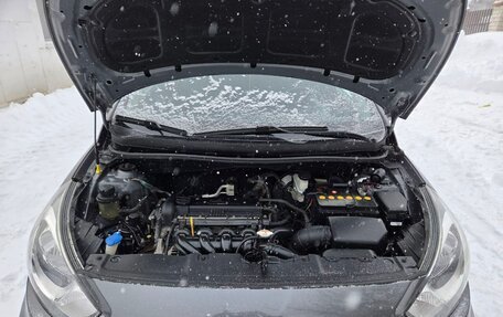 Hyundai Solaris II рестайлинг, 2013 год, 31 фотография