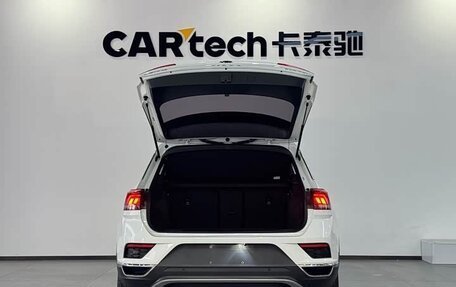 Volkswagen T-Roc I, 2021 год, 1 750 000 рублей, 17 фотография