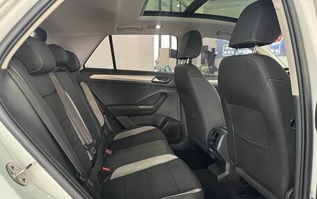 Volkswagen T-Roc I, 2021 год, 1 750 000 рублей, 19 фотография