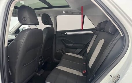 Volkswagen T-Roc I, 2021 год, 1 750 000 рублей, 24 фотография