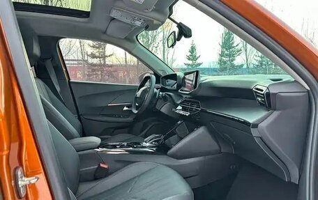 Peugeot 2008 II, 2022 год, 1 890 000 рублей, 12 фотография