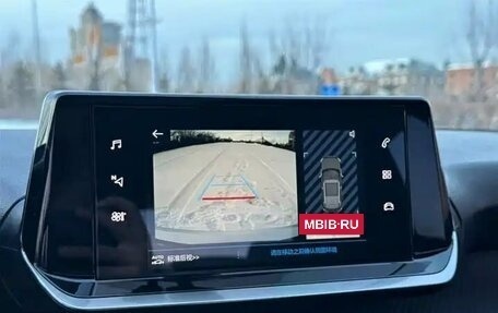 Peugeot 2008 II, 2022 год, 1 890 000 рублей, 11 фотография