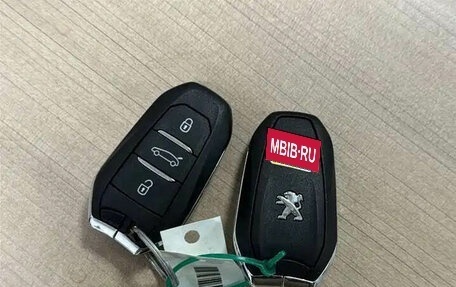 Peugeot 2008 II, 2022 год, 1 890 000 рублей, 14 фотография