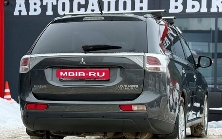 Mitsubishi Outlander III рестайлинг 3, 2013 год, 1 410 000 рублей, 11 фотография