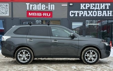 Mitsubishi Outlander III рестайлинг 3, 2013 год, 1 410 000 рублей, 13 фотография