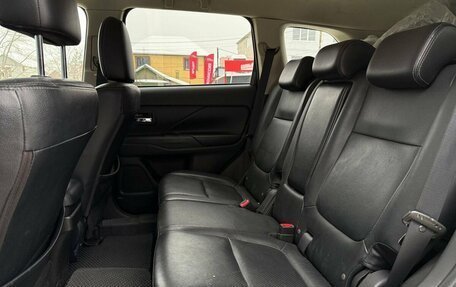 Mitsubishi Outlander III рестайлинг 3, 2013 год, 1 410 000 рублей, 28 фотография