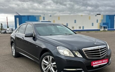 Mercedes-Benz E-Класс, 2011 год, 1 380 000 рублей, 10 фотография