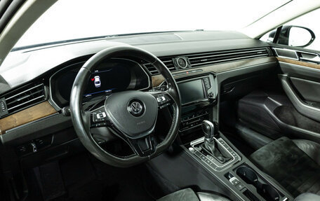 Volkswagen Passat B8 рестайлинг, 2016 год, 1 599 585 рублей, 11 фотография