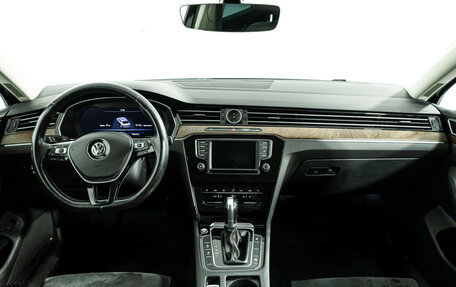 Volkswagen Passat B8 рестайлинг, 2016 год, 1 599 585 рублей, 13 фотография