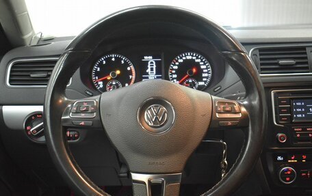 Volkswagen Jetta VI, 2013 год, 899 000 рублей, 10 фотография