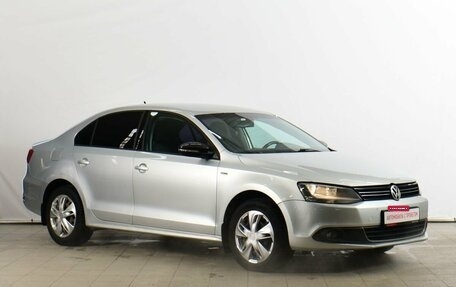 Volkswagen Jetta VI, 2013 год, 899 000 рублей, 3 фотография